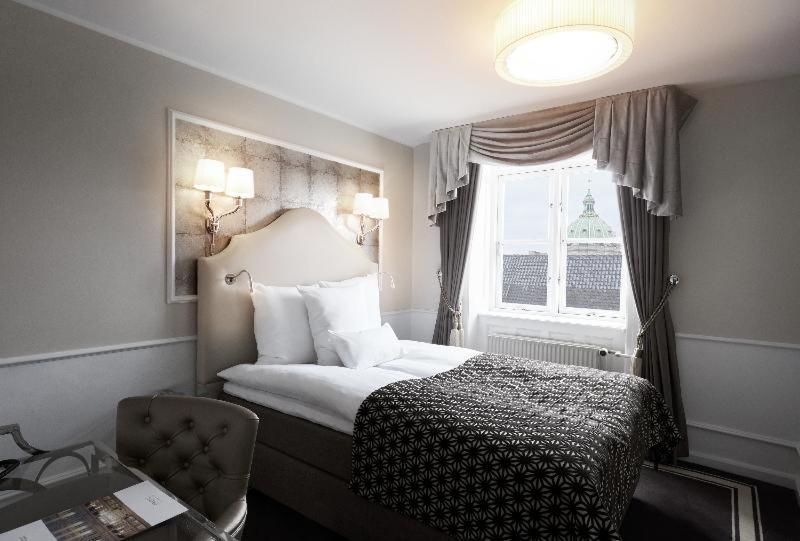 Compact Double Room,965866036:JPEG
