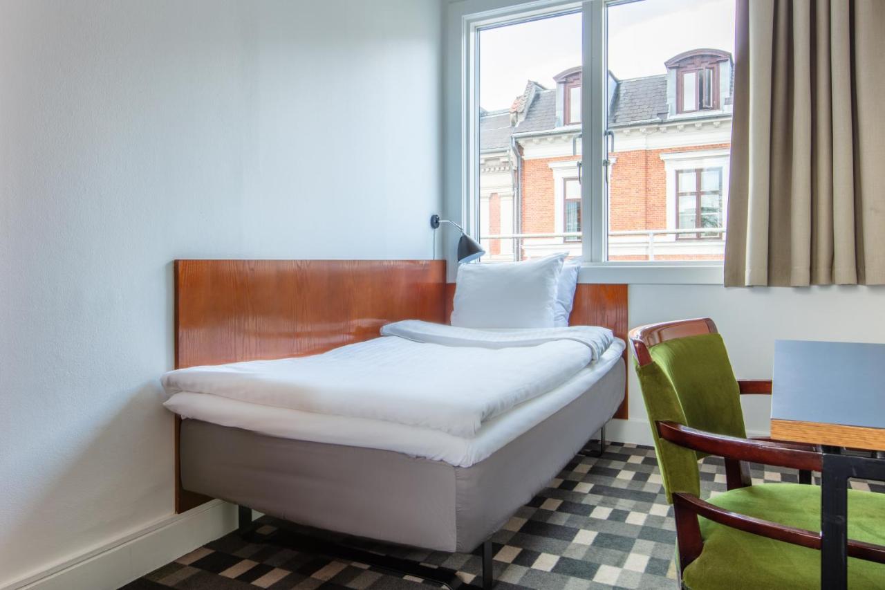 Single Room,1154645406:JPEG