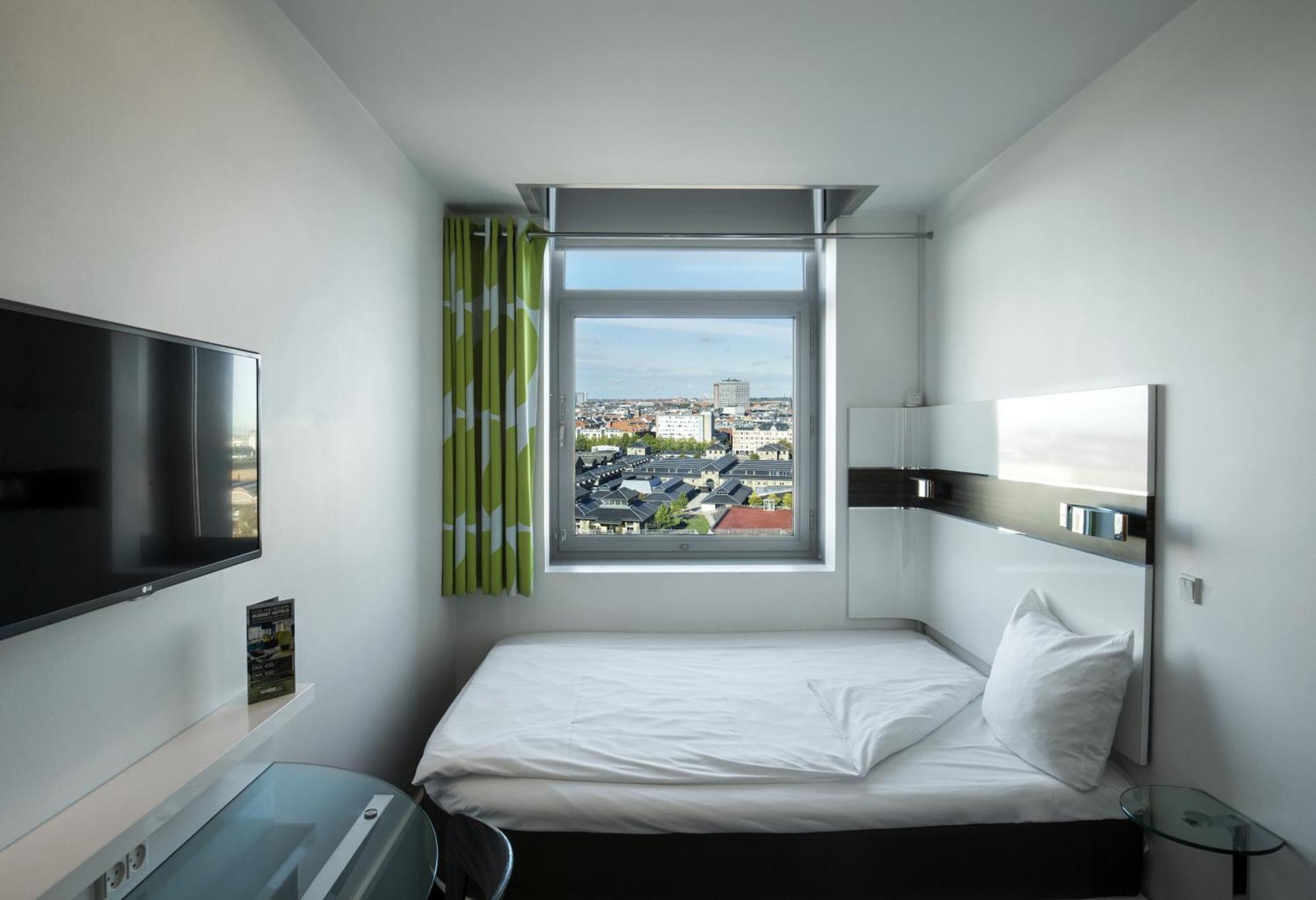 Sky Room,1210166803:JPEG
