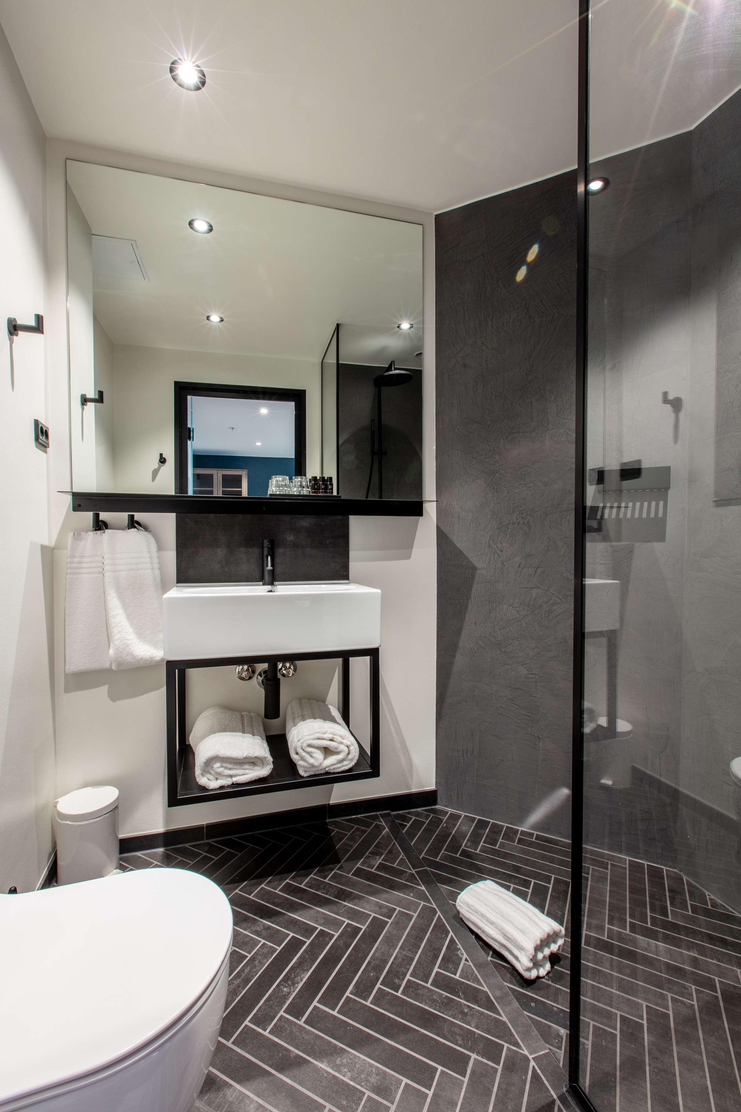 Premium Room with Sofa Bed,1349787640:JPEG