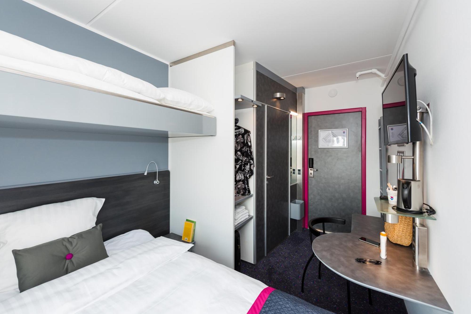 Standard Queen Room Extra Bed