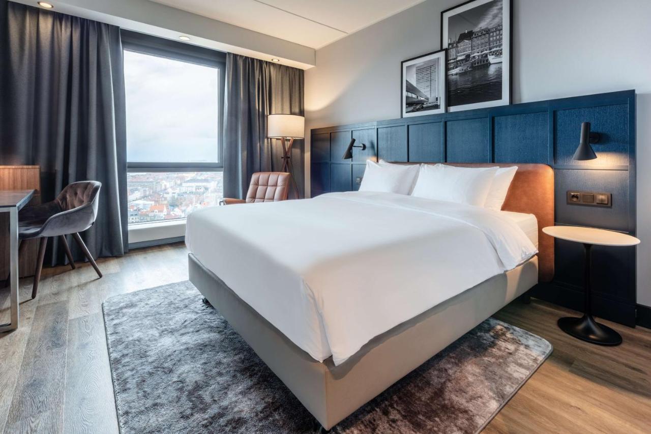 Junior Suite with Panoramic City View,1398948230:JPEG