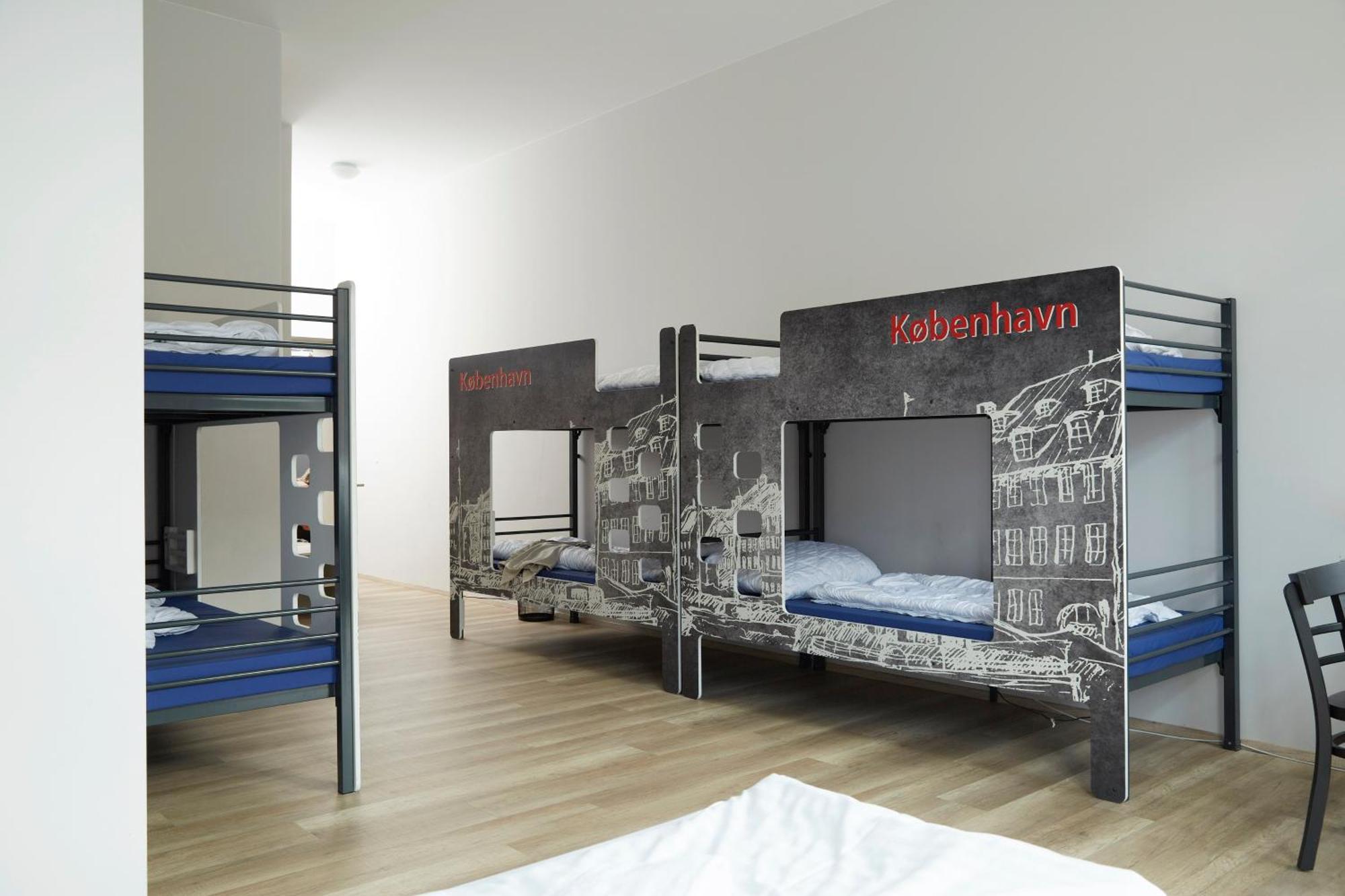 Bed 6-Bed Dormitory Room