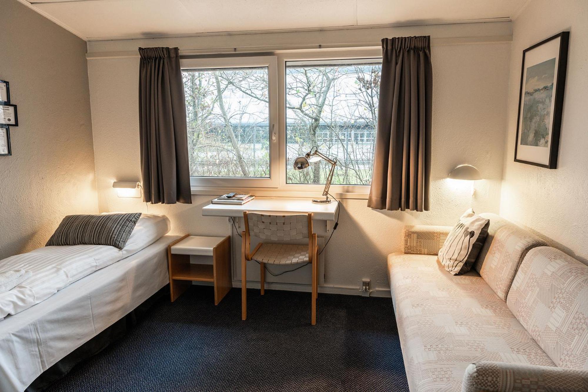 Twin Room,1540057372:JPEG