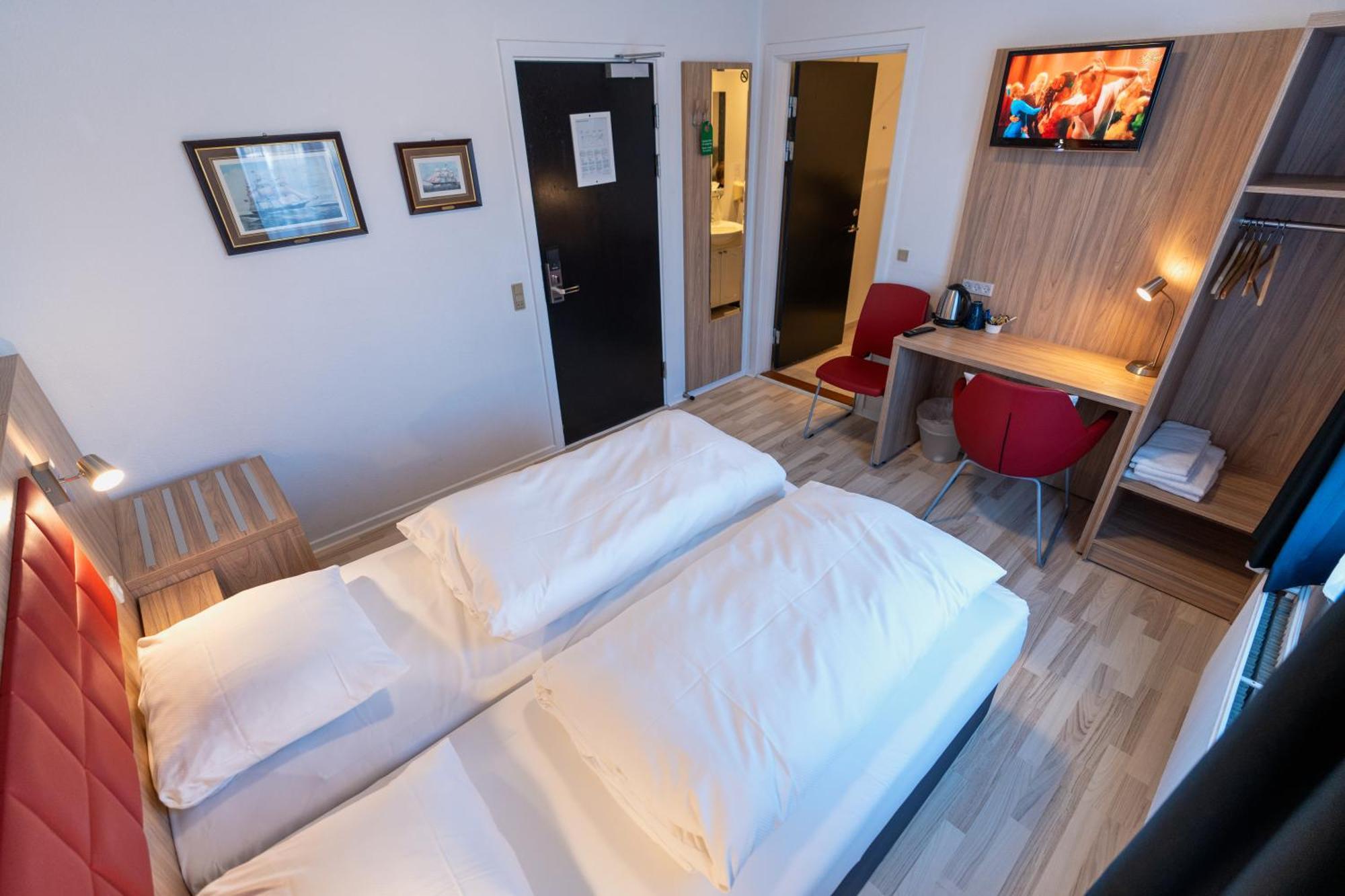 Double or Twin Room,1772901705:JPEG