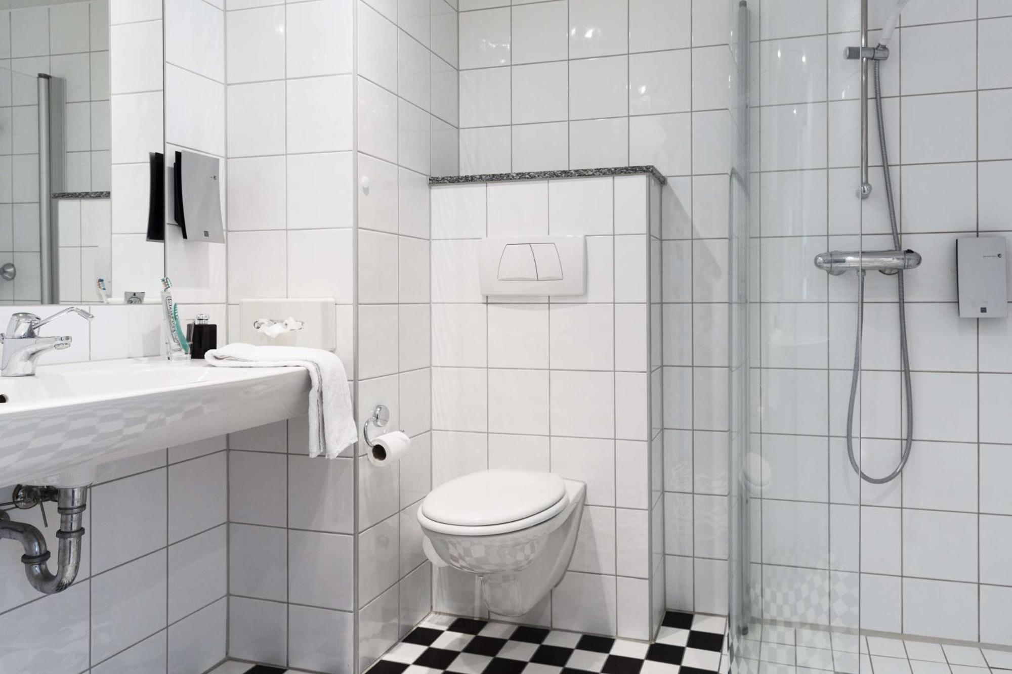 Standard Twin Room,1672562274:JPEG