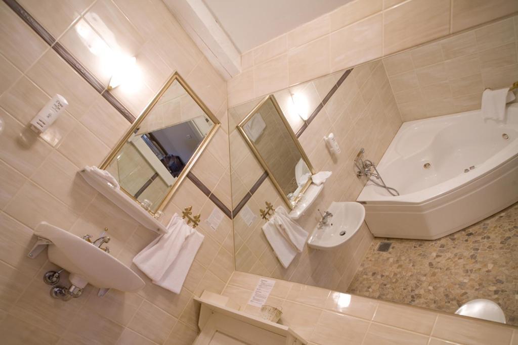Junior Suite mit Whirlpool