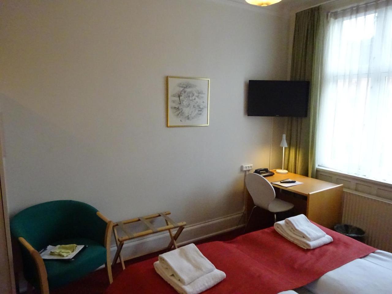 Double Room Private Bathroom