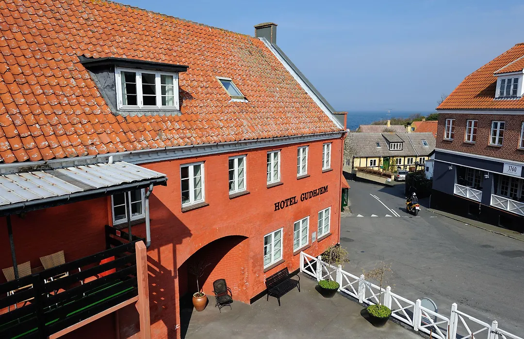 Hotel Gudhjem-1