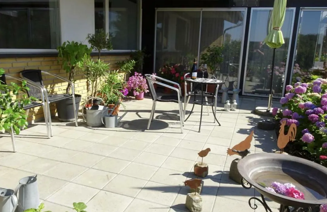 2 Rooms, Private Kitchen, Bathroom, And Garden.-1