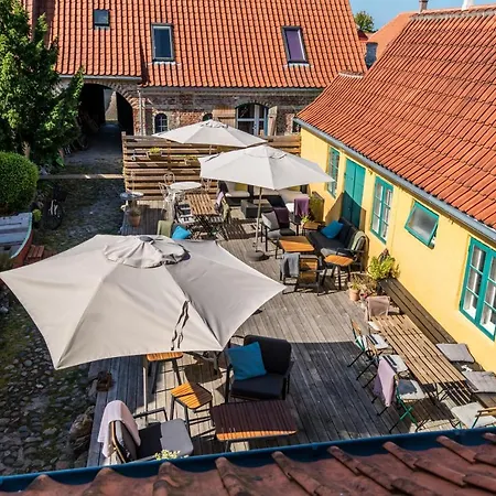 Aero Guesthouse & Cafe-3