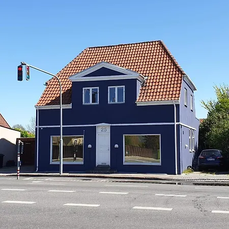 Guesthouse 'Blue House' In Vintage Villa&Garden-2