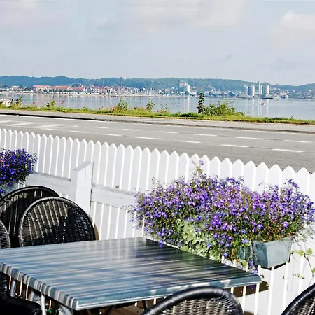 Solyst Kro- Restaurant Og Hotel I/S-3