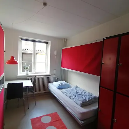 Femmasteren Hotel&Hostel-2