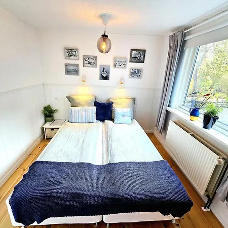 Guesthouse 'Blue House' In Vintage Villa&Garden-3