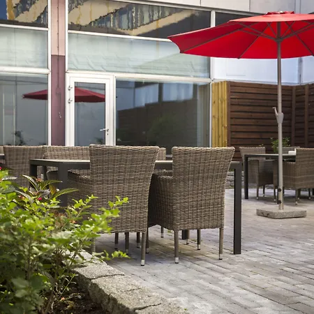 Best Western Plus Airport Hotel-3