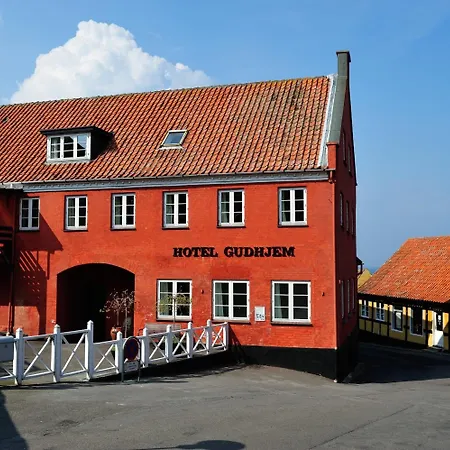 Hotel Gudhjem-2