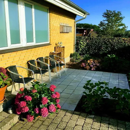 2 Rooms, Private Kitchen, Bathroom, And Garden.-3