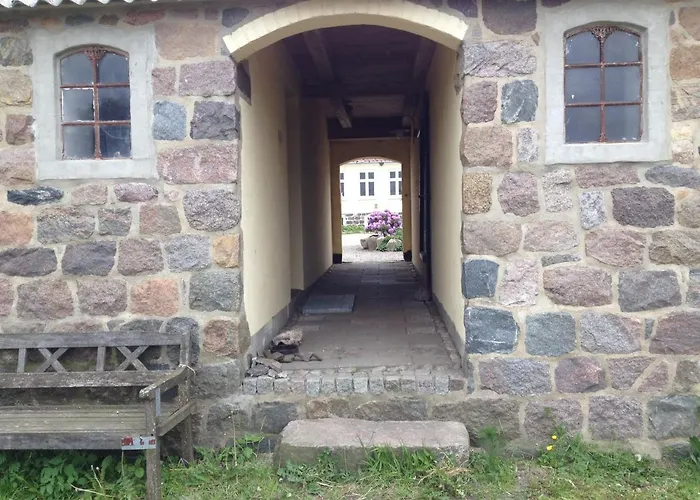 Stutteri Ahl Near Beach And Town