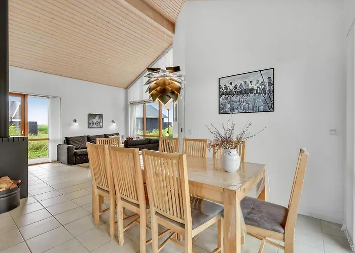 Amazing Home In Ulfborg With Wifi