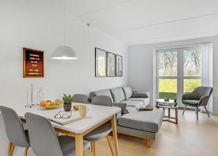 Cozy Home In Lemvig With Wifi