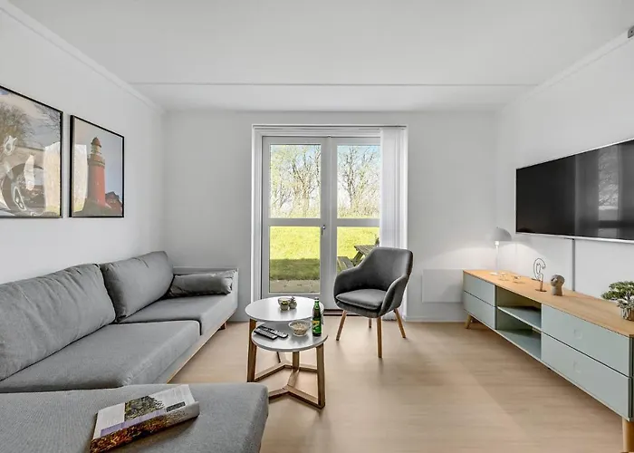 Cozy Home In Lemvig With Wifi