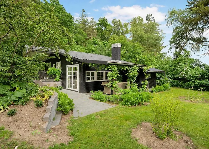 4 Bedroom Amazing Home In Knebel