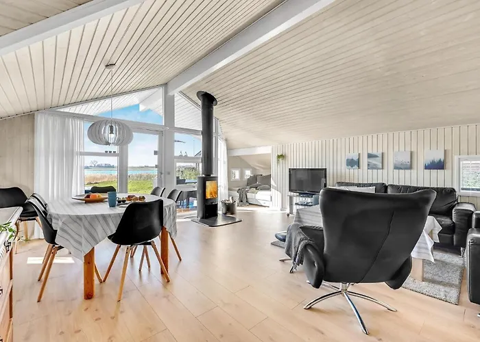Lovely Home In Kerteminde With Wifi