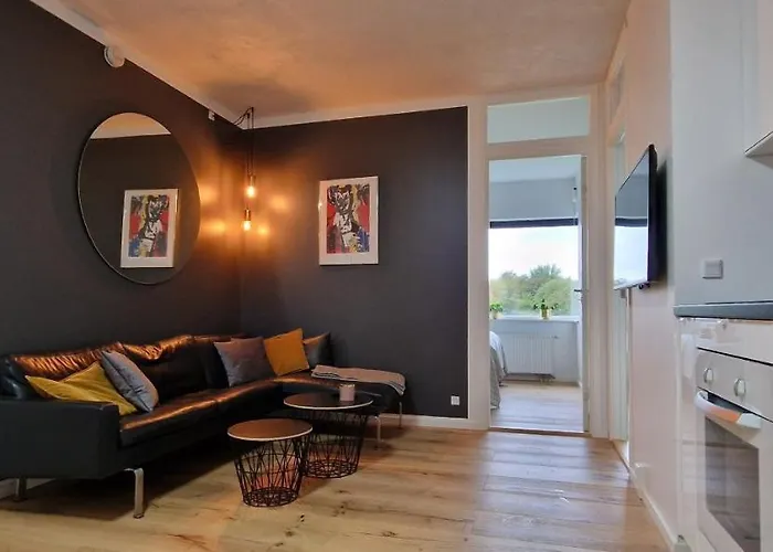 Modern, Fully Equipped Flat