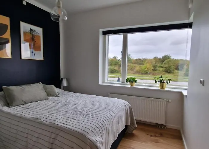 Modern, Fully Equipped Flat