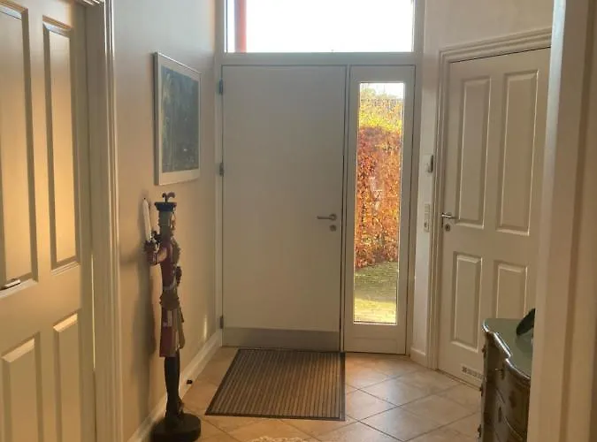 Vaerelse, Bad Og Toilet I Villa