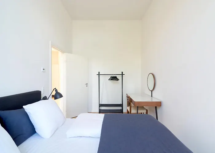Cozy And Bright Apartments With Private Car Park