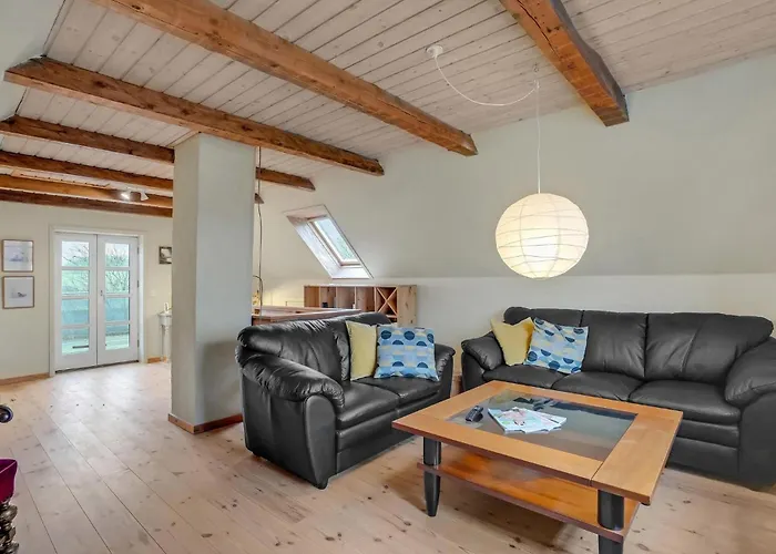Nice Home In Lemvig With Wifi