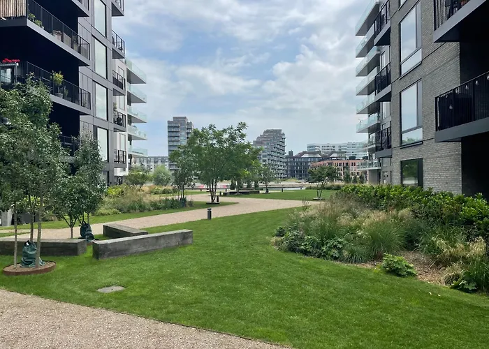 Luxury Harbour View Apartment With Direct Elevator Acces To Secured Underground Parking, Free For 28 Nights Or More