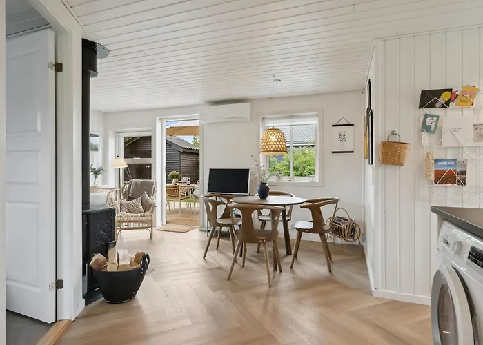2 Bedroom Awesome Home In Kerteminde