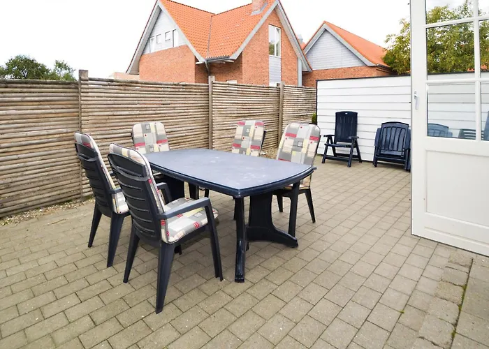 Three-Bedroom Holiday Home In Blavand