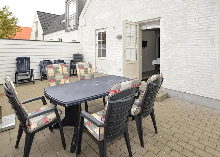 Three-Bedroom Holiday Home In Blavand