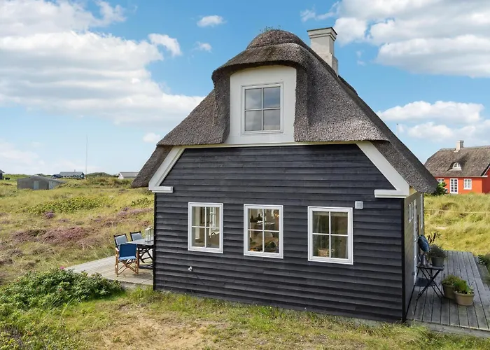 2 Bedroom Stunning Home In Blavand