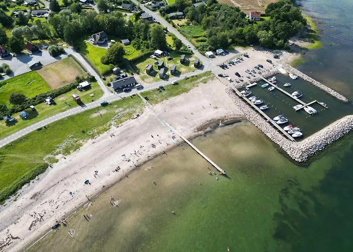 Tiny Seaside Beach Escape - Loddenhoj