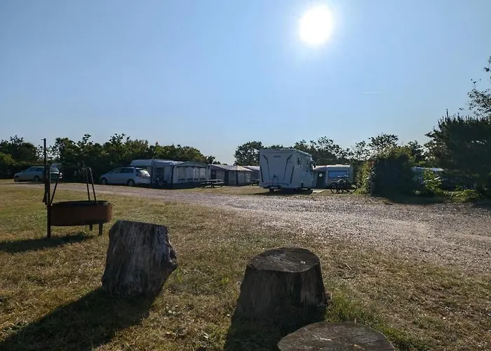 Henneby Camping - Hytter
