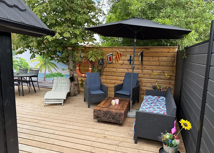 Happy Mermaid Garden Cabin