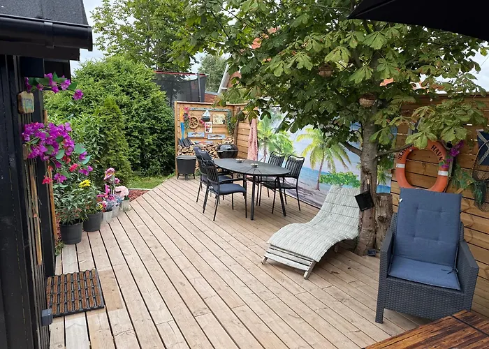 Happy Mermaid Garden Cabin
