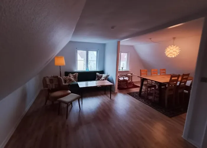 Centrally Located Charming Townhouse - 2Nd Floor