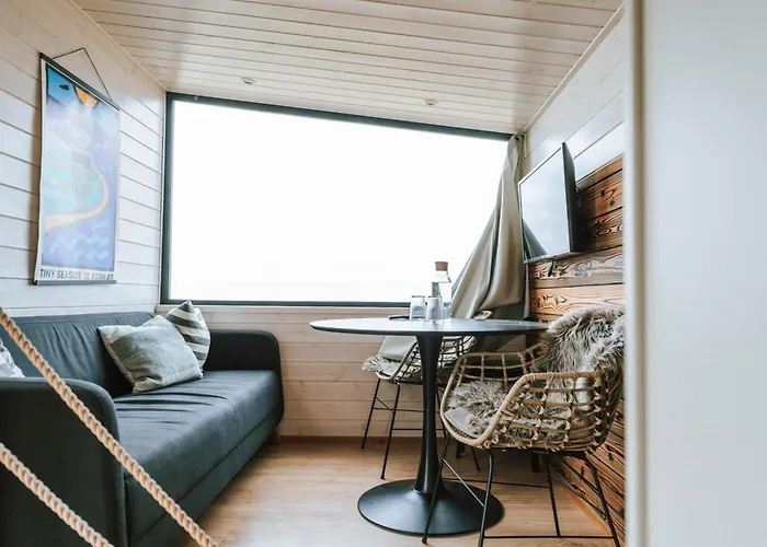 Tiny Seaside Beach Escape - Loddenhoj