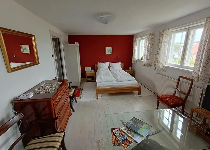 Aakirkeby Bed And Breakfast