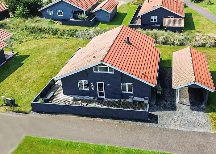 Lovely Home In Ulfborg With Wifi